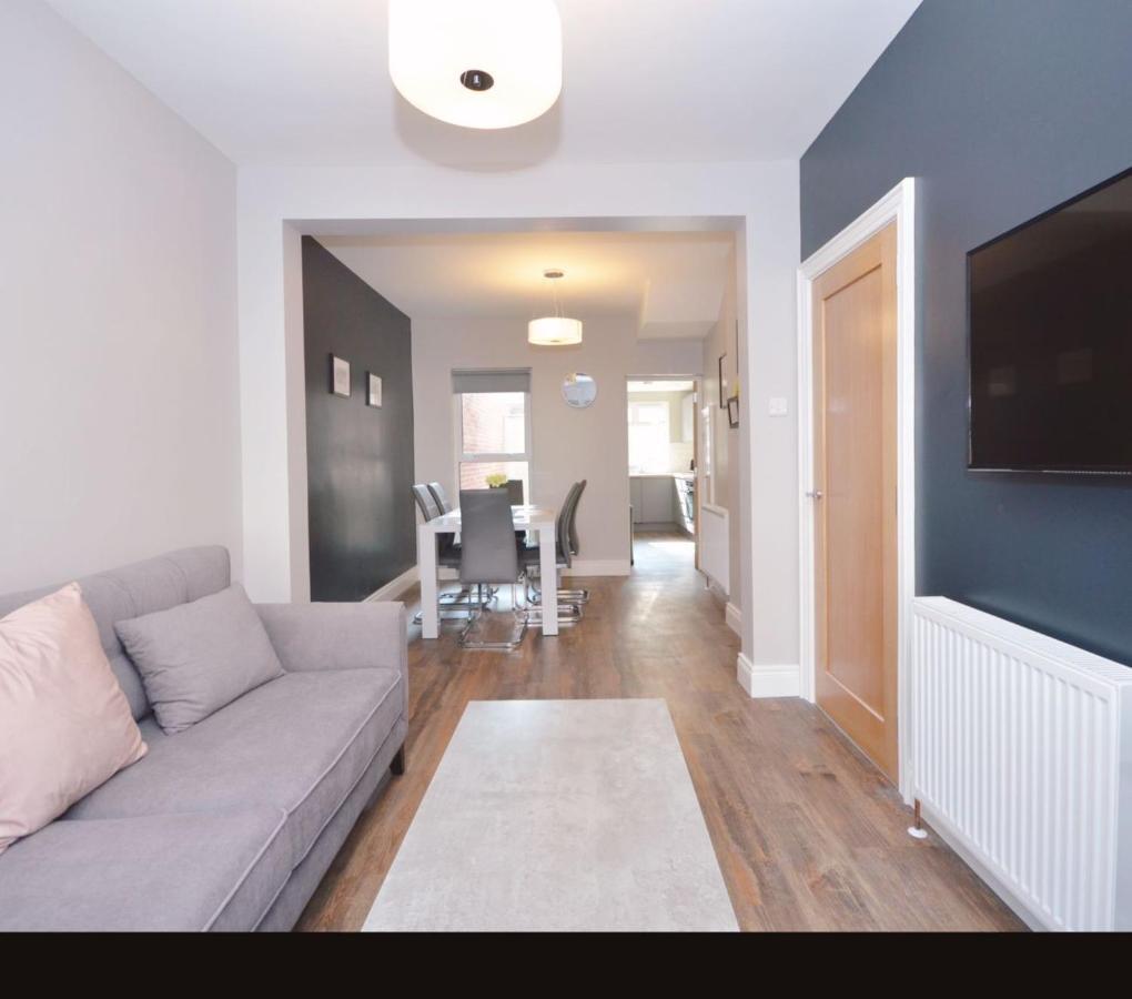 בלפסט Queens Quarter Townhouse 1 מראה חיצוני תמונה